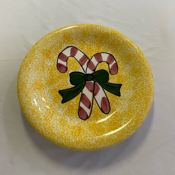 Yuletide Set of 4 Ceramic Multi-Color Christmas Plates 8" - Picture 4 of 6